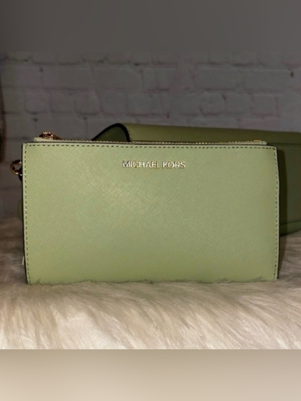 Michael Kors CARMEN Flap Satchel/JET SET TRAVEL DoubleZip Wallet 2pc Set - Picture 7 of 9